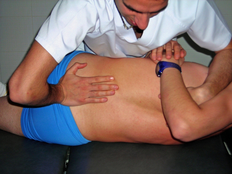 osteopathe-LANTOSQUE-min_osteopathy-212590